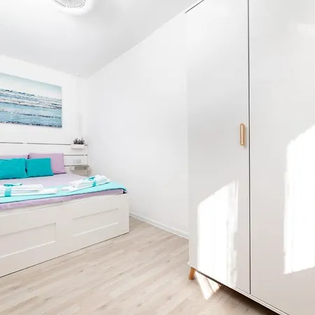 Aisa* Countryside Just 500m From The Beach! Apartment
