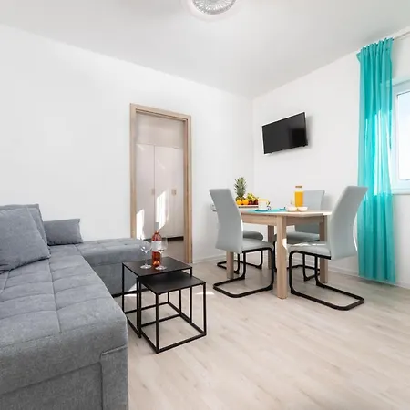 Aisa* Countryside Just 500m From The Beach!