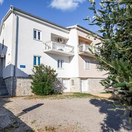 Aisa* Countryside Just 500m From The Beach! Krk Town