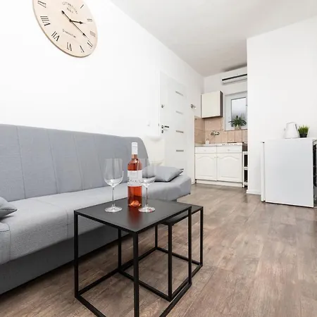 Aisa* Countryside Just 500m From The Beach!