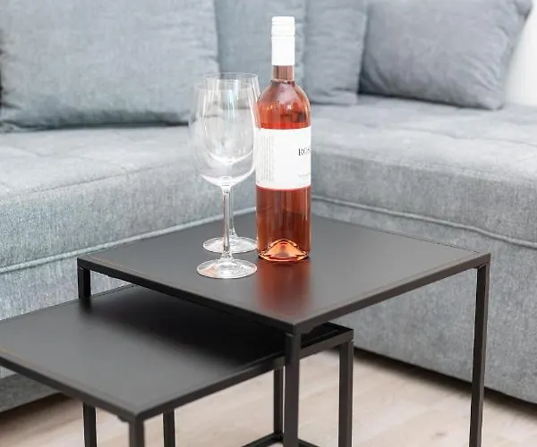 Aisa* Countryside Just 500m From The Beach!