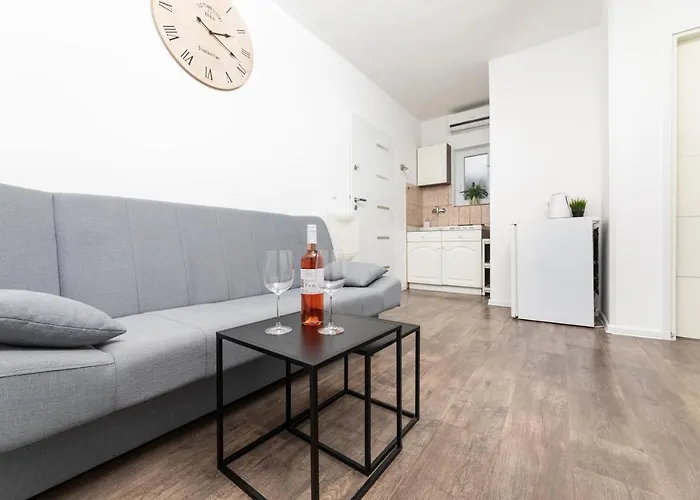 Aisa* Countryside Just 500m From The Beach!