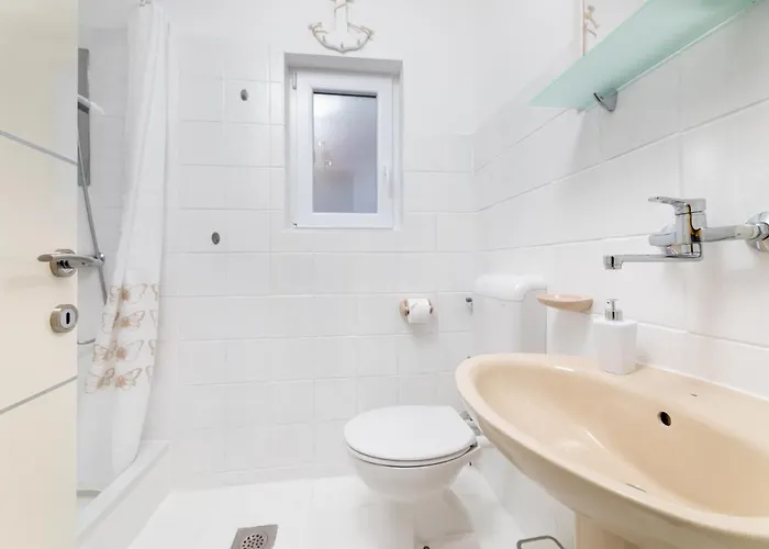 Aisa* Countryside Just 500m From The Beach! Krk Town