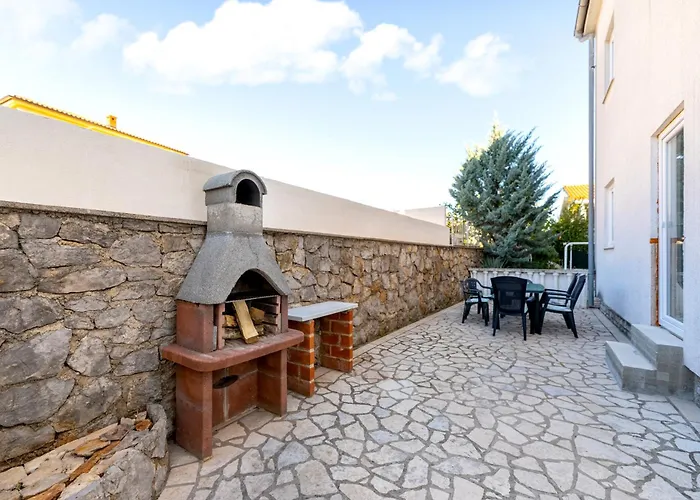 Aisa* Countryside Just 500m From The Beach! Apartment