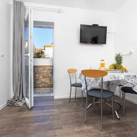 Aisa* Countryside Just 500m From The Beach!